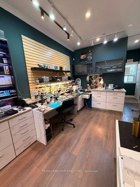 7717, Yonge, Thornhill, Markham