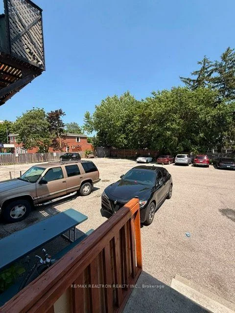 7717, Yonge, Thornhill, Markham
