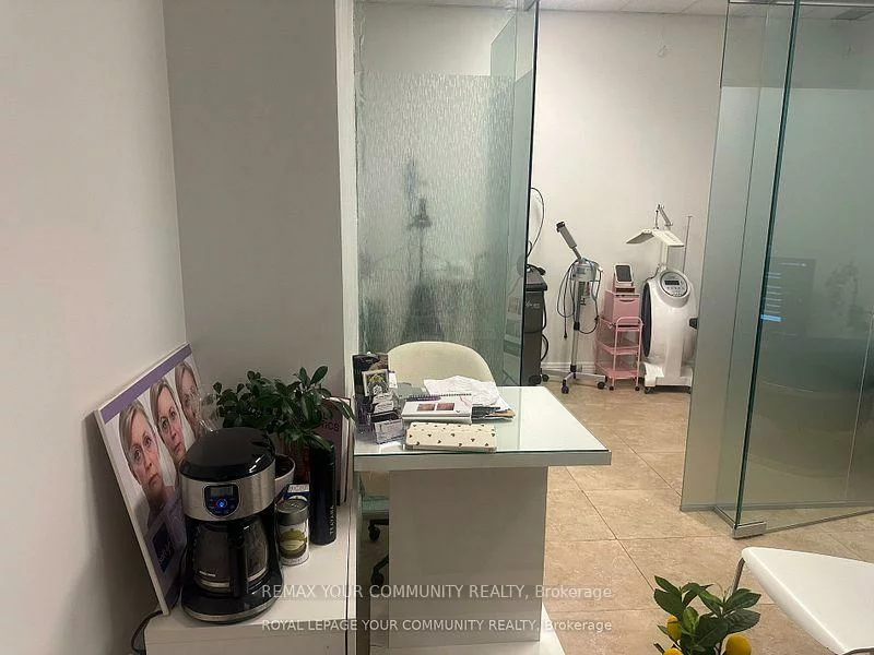 7163, Yonge, Thornhill, Markham