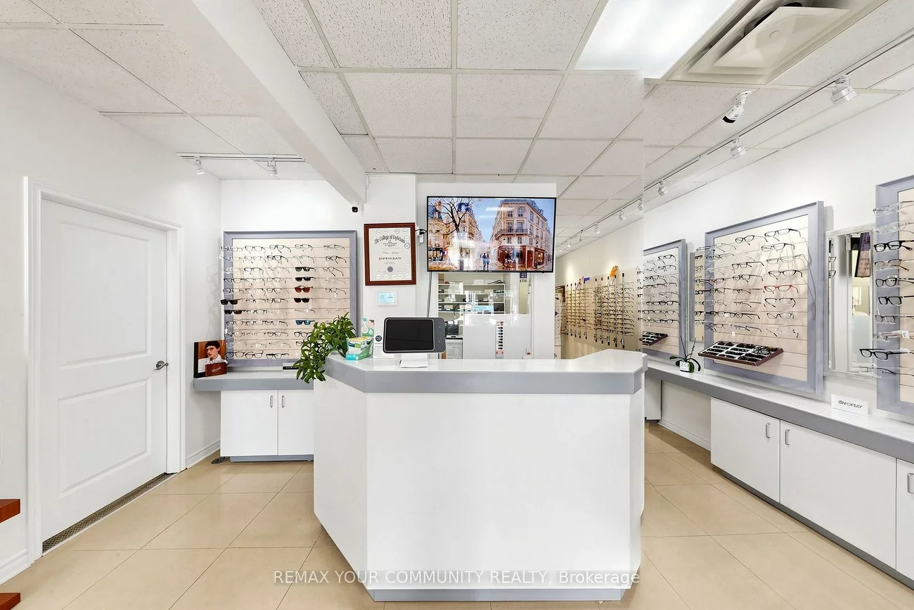 8181, Yonge, Royal Orchard, Markham
