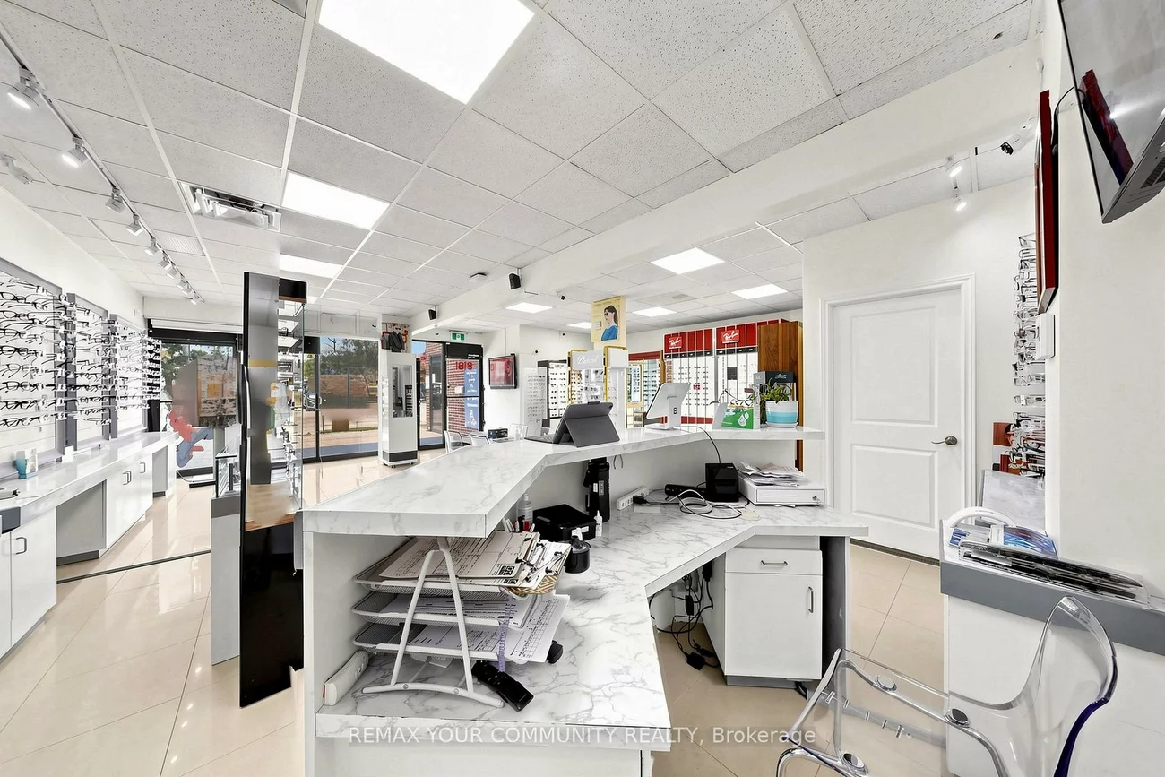 8181, Yonge, Royal Orchard, Markham