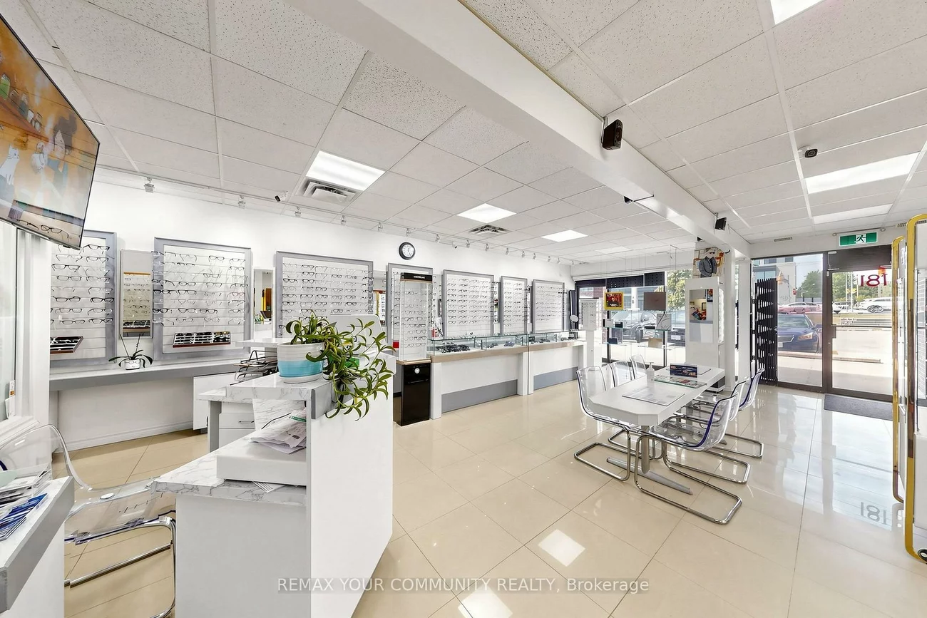 8181, Yonge, Royal Orchard, Markham