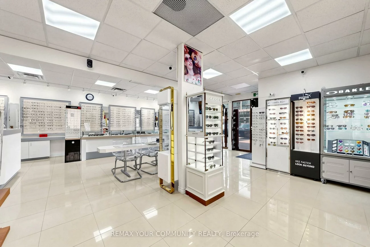 8181, Yonge, Royal Orchard, Markham
