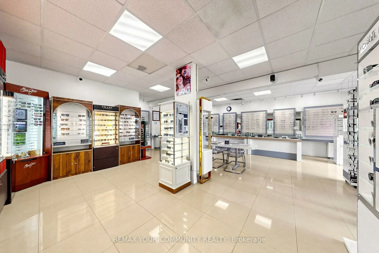 8181, Yonge, Royal Orchard, Markham
