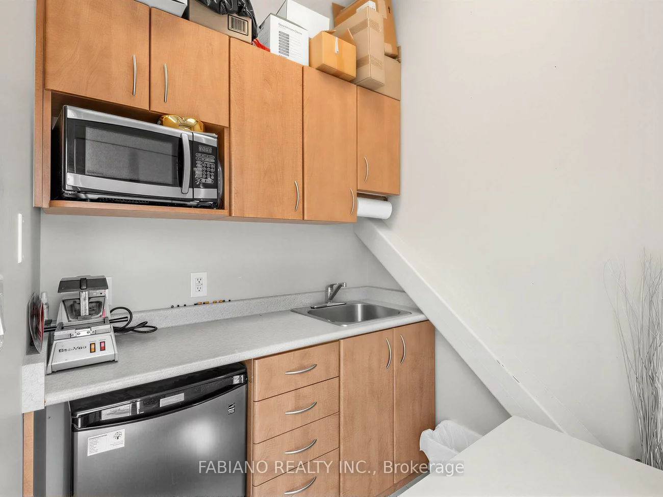 150, New Delhi, Middlefield, Markham