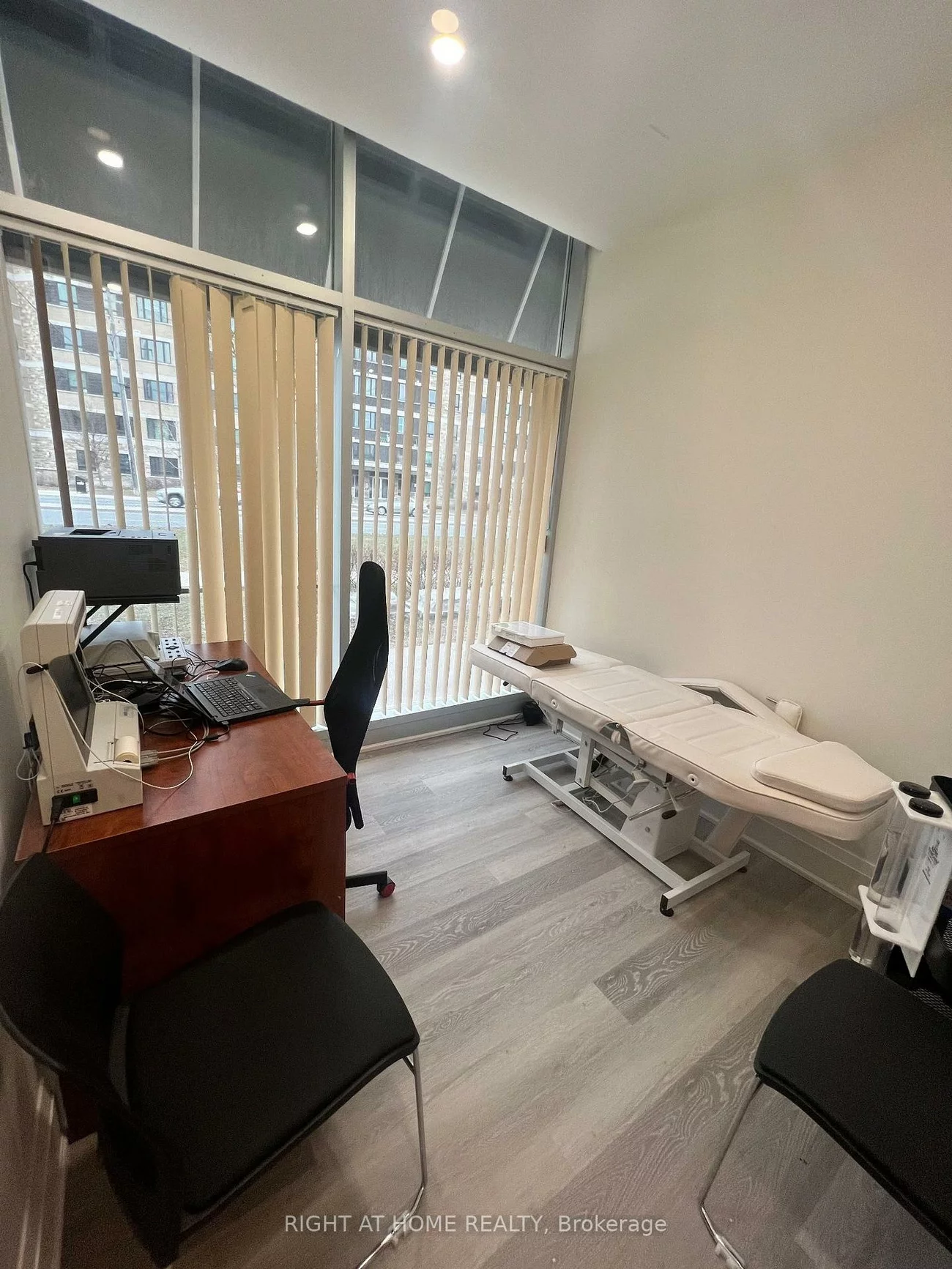 20, New Delhi, Cedarwood, Markham