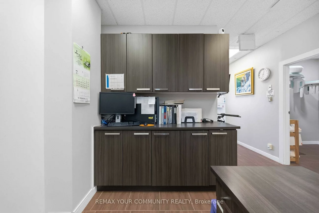 7191, Yonge, Thornhill, Markham