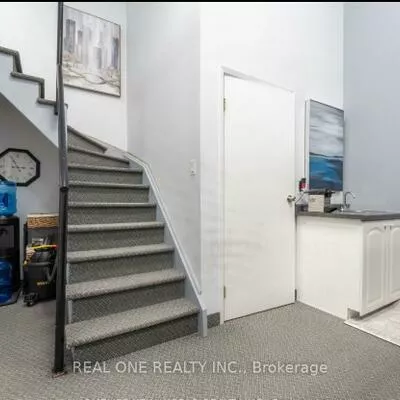 145, Royal Crest, Milliken Mills West, Markham