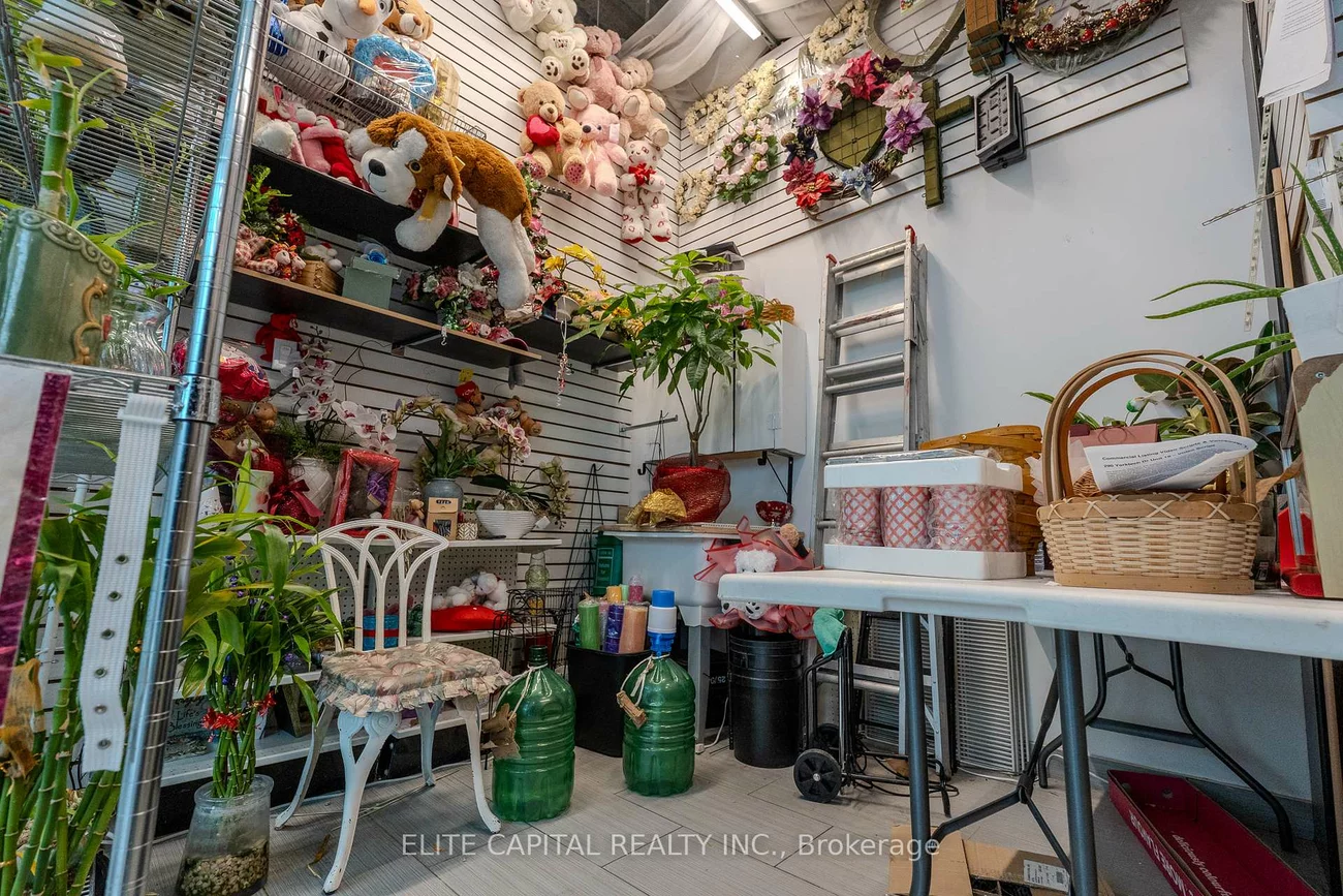 9390, Woodbine, Cachet, Markham