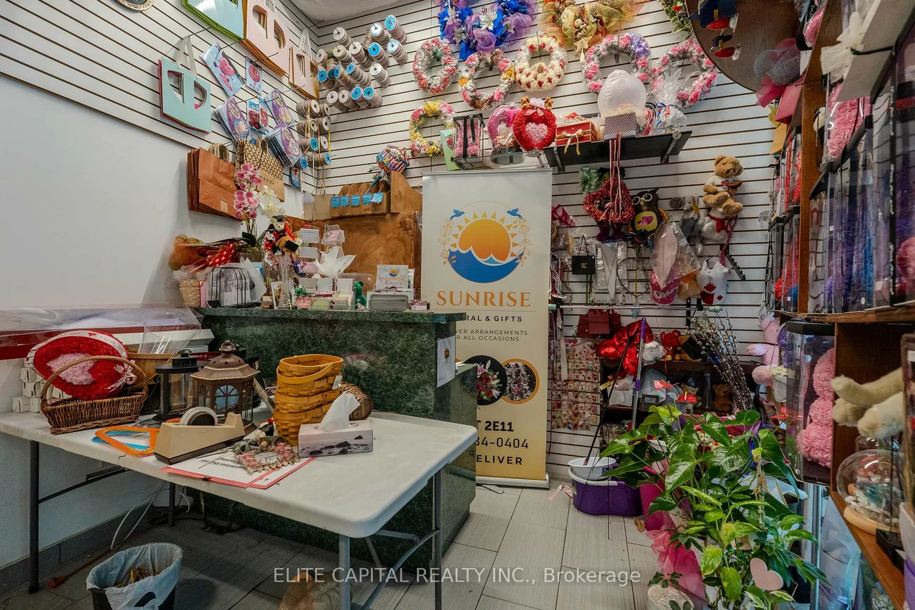 9390, Woodbine, Cachet, Markham