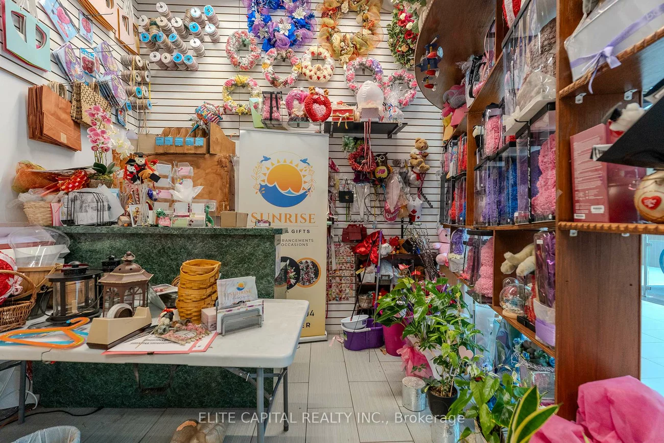 9390, Woodbine, Cachet, Markham