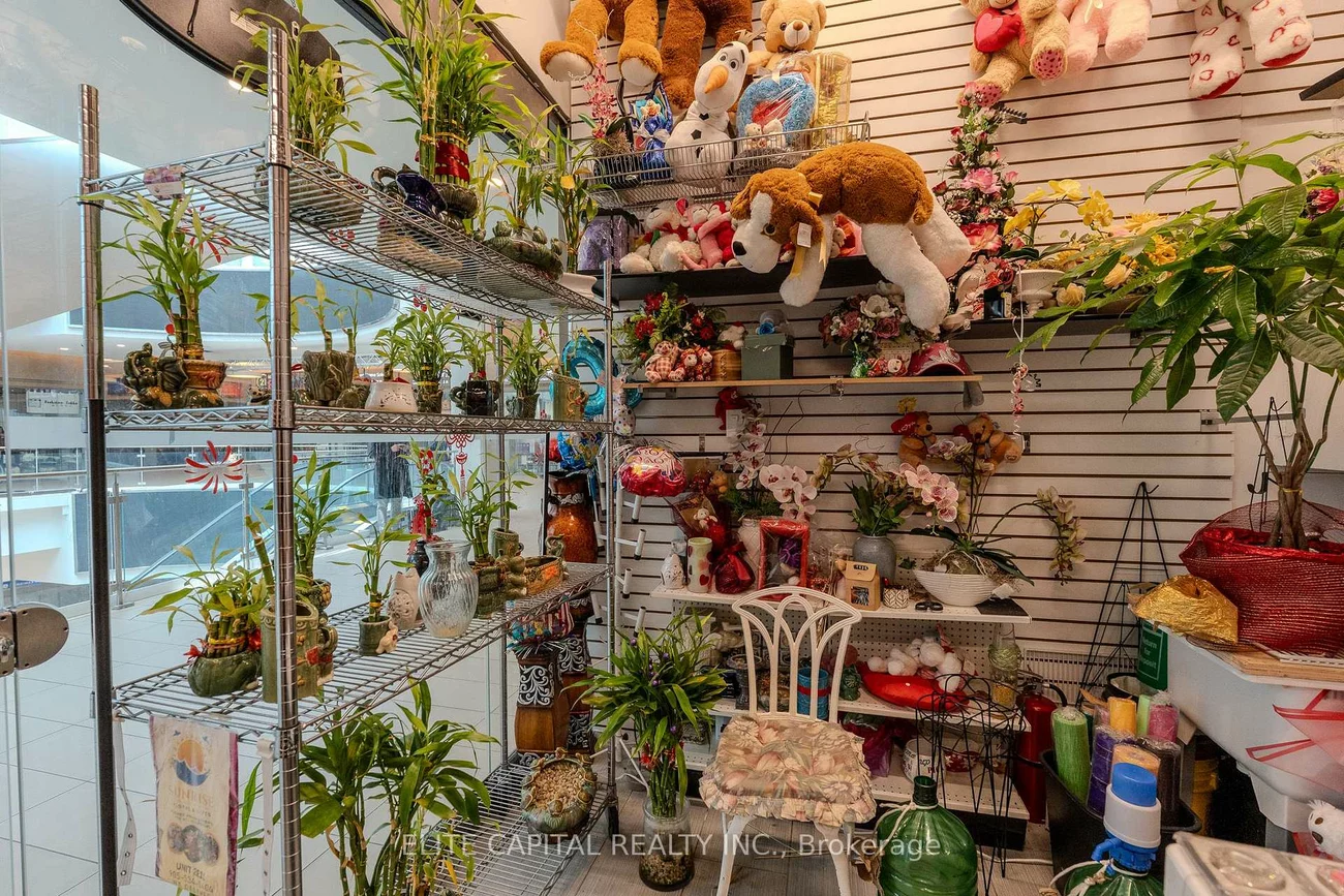 9390, Woodbine, Cachet, Markham