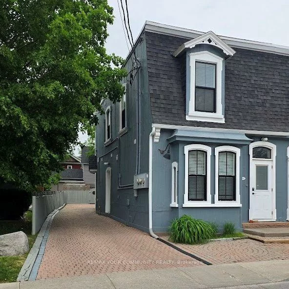 10, Centre, Old Markham Village, Markham