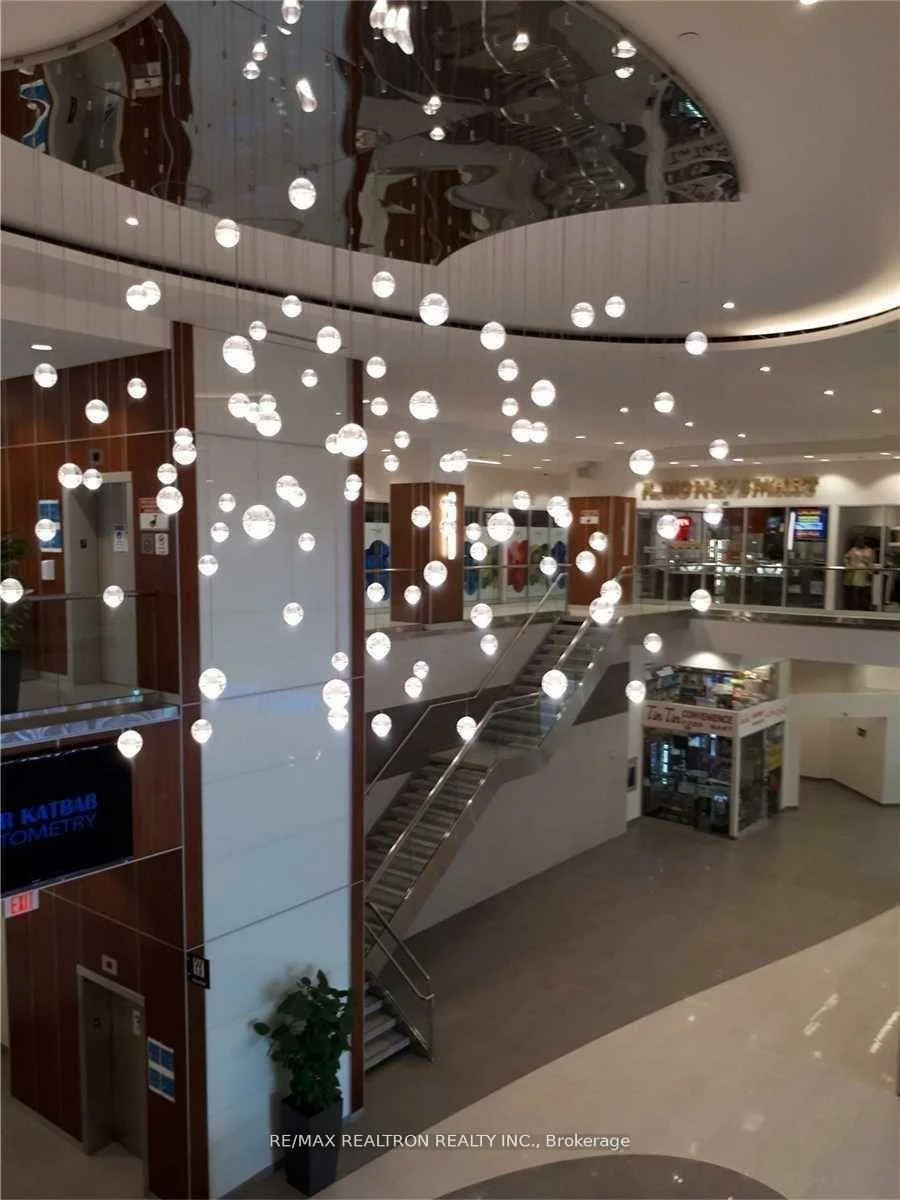 7163, Yonge, Thornhill, Markham