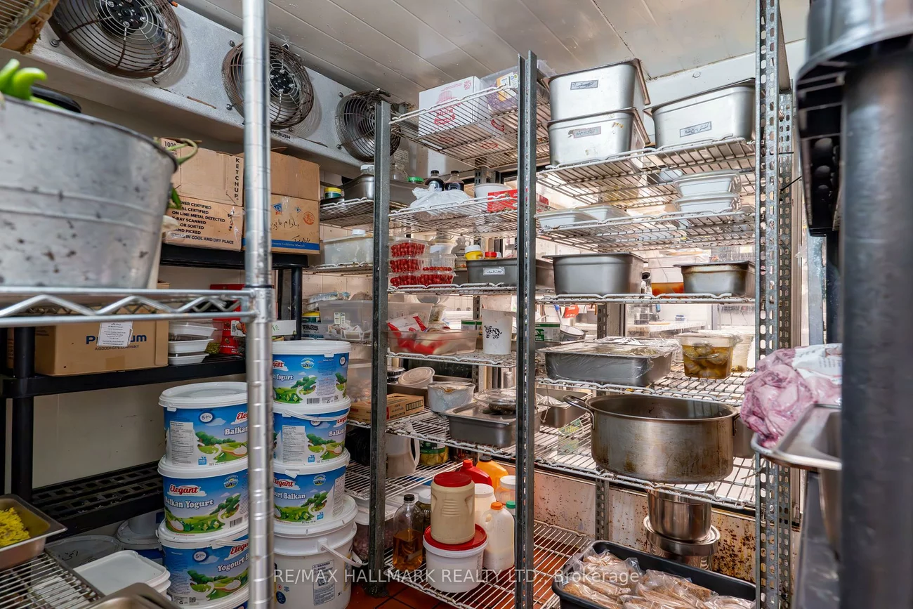 8053, Yonge, Royal Orchard, Markham