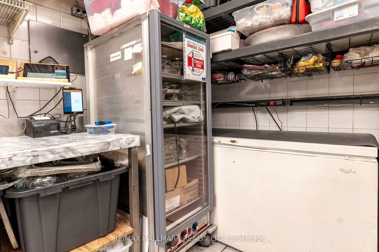 8053, Yonge, Royal Orchard, Markham
