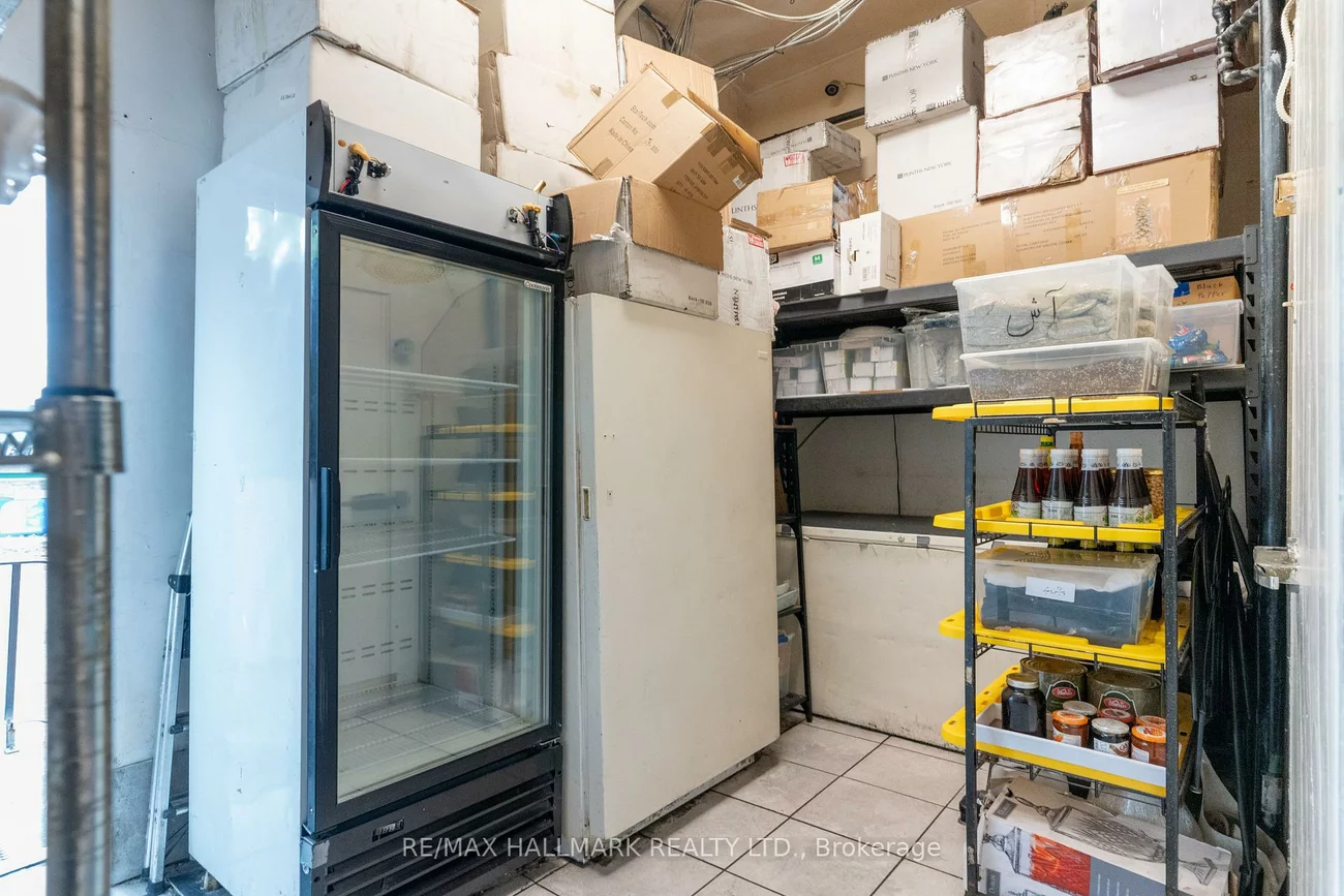 8053, Yonge, Royal Orchard, Markham