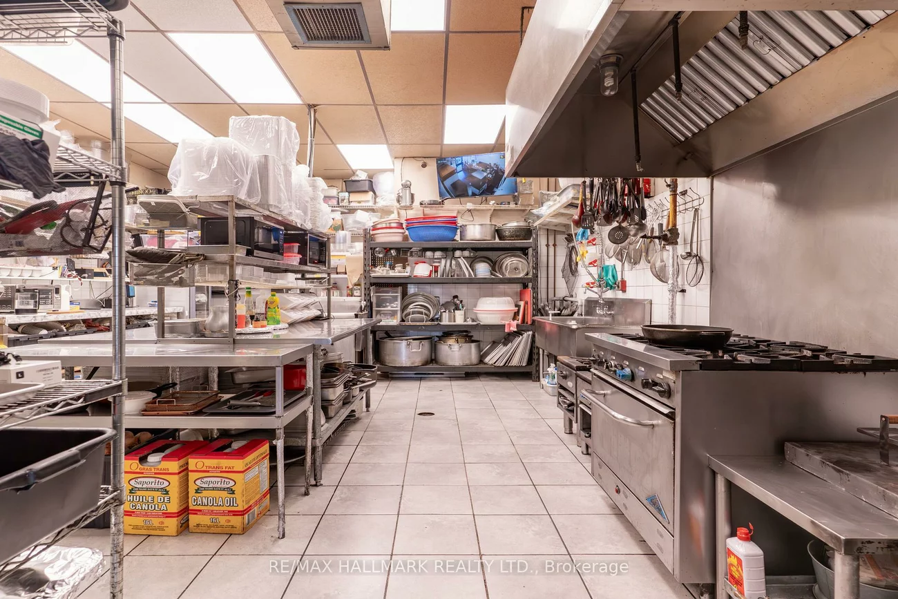 8053, Yonge, Royal Orchard, Markham