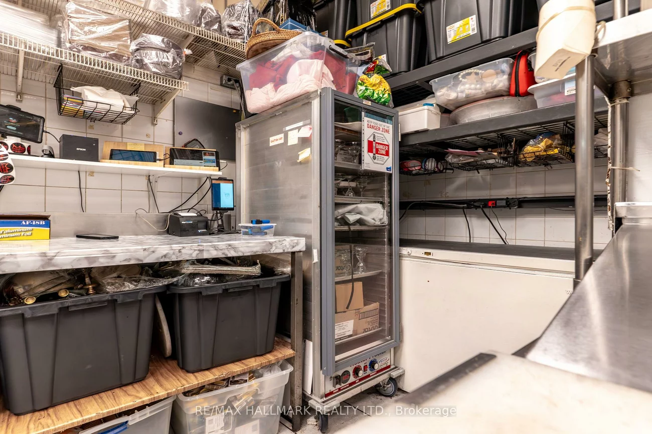 8053, Yonge, Royal Orchard, Markham