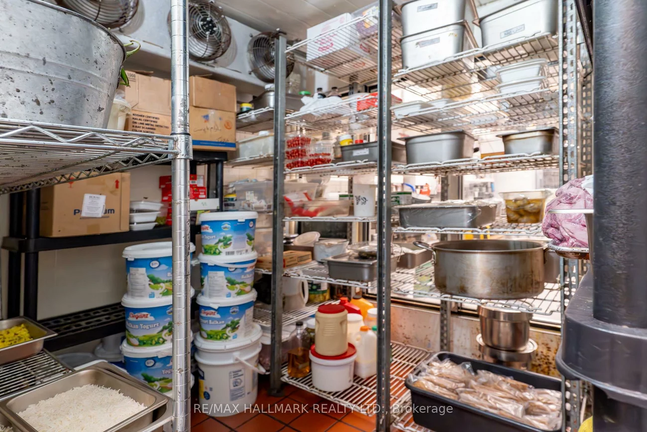 8053, Yonge, Royal Orchard, Markham