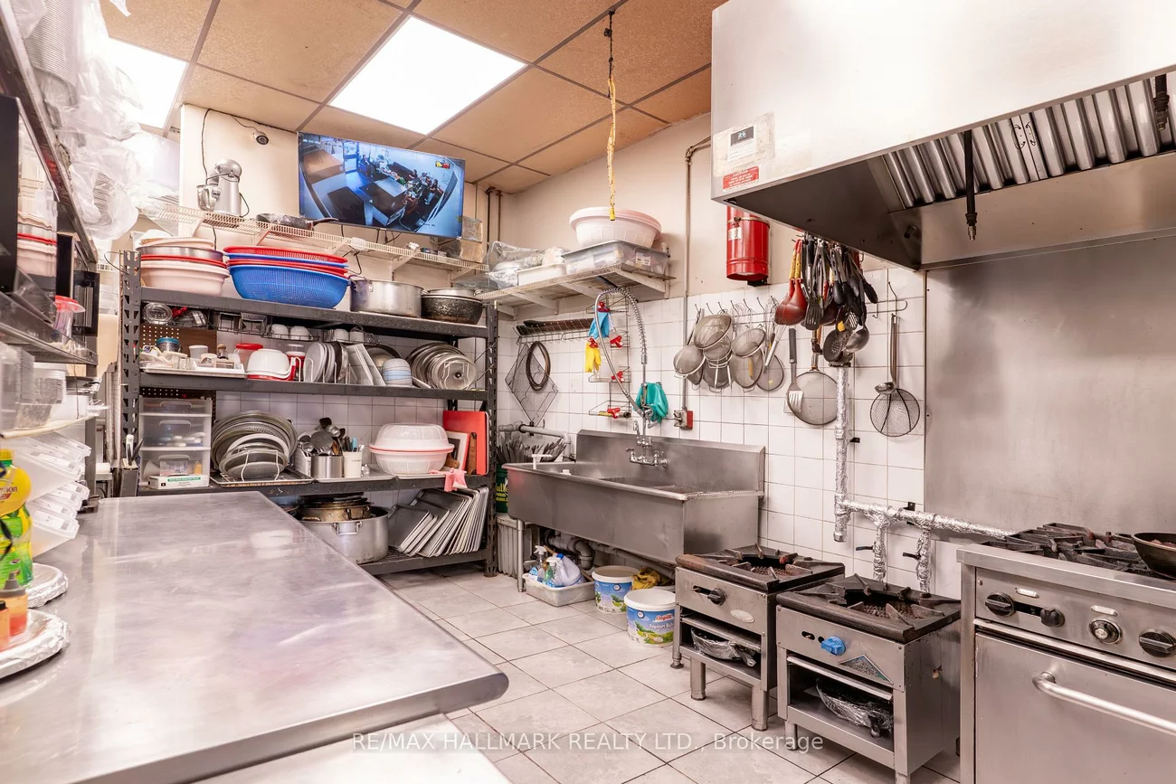 8053, Yonge, Royal Orchard, Markham