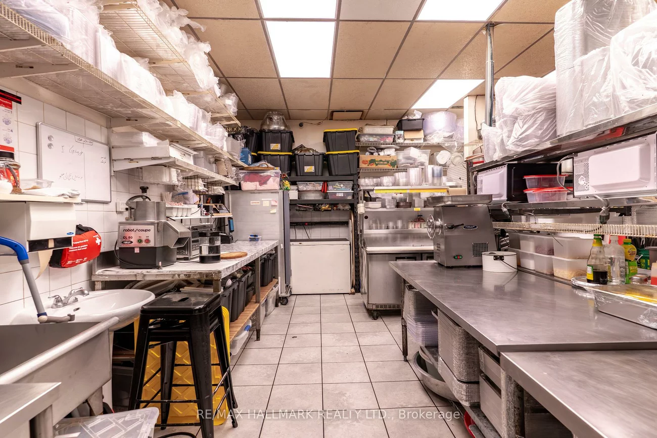 8053, Yonge, Royal Orchard, Markham