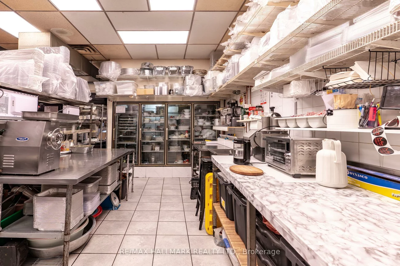8053, Yonge, Royal Orchard, Markham