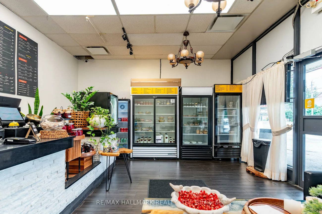 8053, Yonge, Royal Orchard, Markham