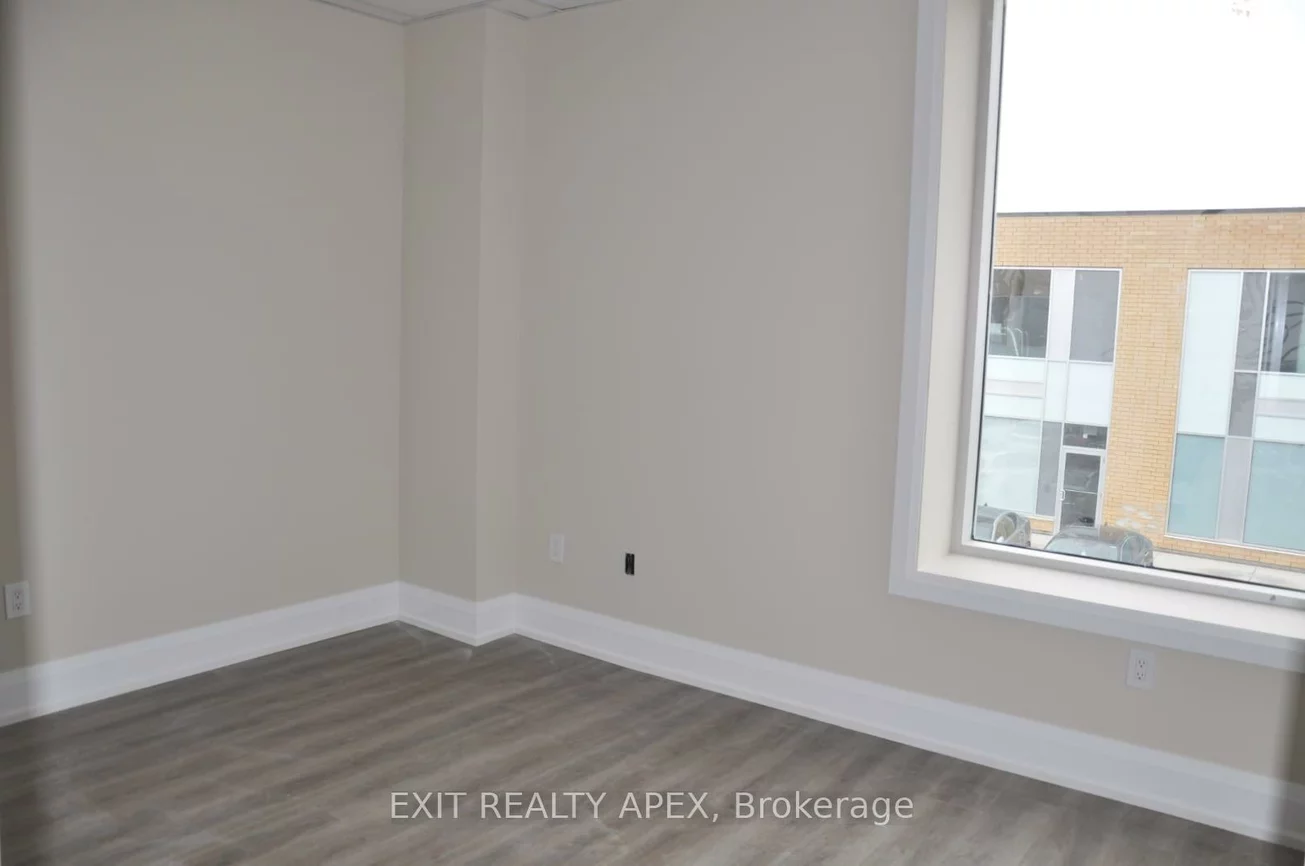 1185, Queensway E, Lakeview, Mississauga