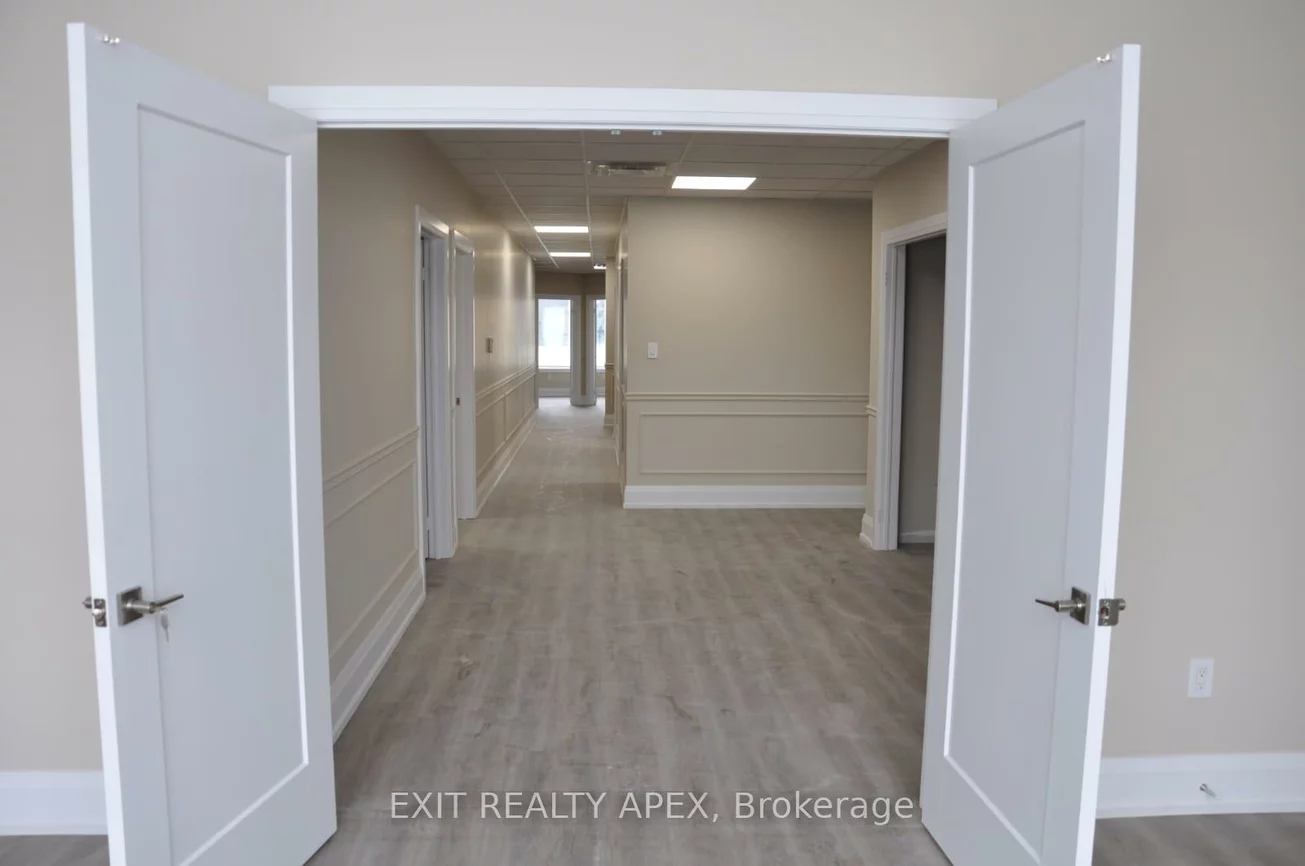 1185, Queensway E, Lakeview, Mississauga