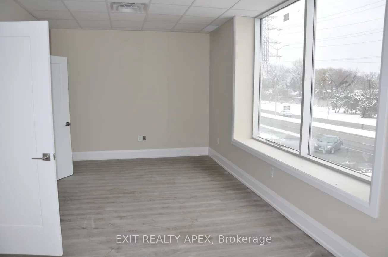 1185, Queensway E, Lakeview, Mississauga