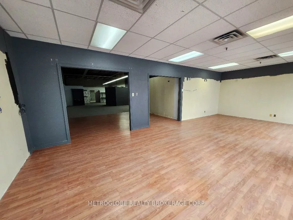 1011, Eglinton, Northeast, Mississauga