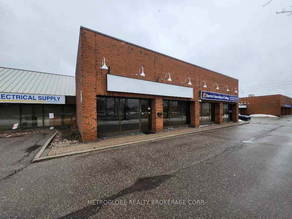 1011, Eglinton, Northeast, Mississauga