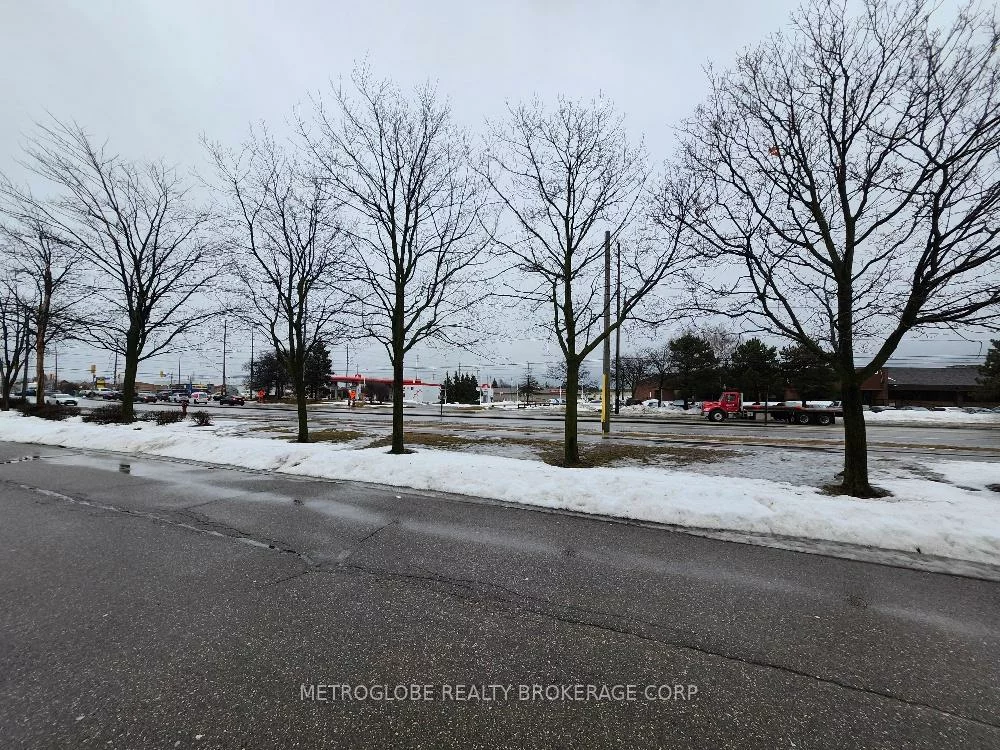1011, Eglinton, Northeast, Mississauga