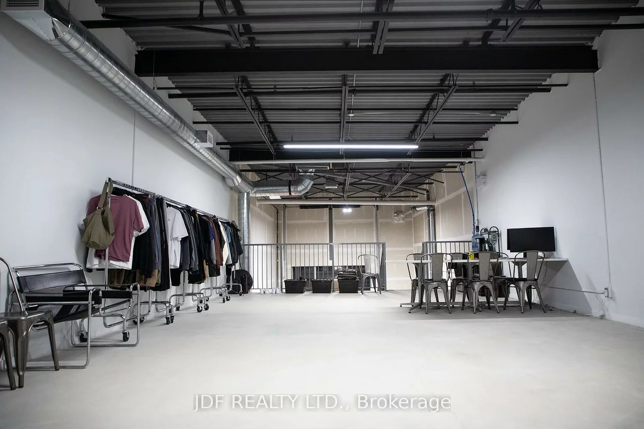 5260, Solar, Airport Corporate, Mississauga