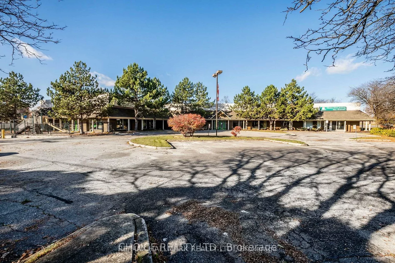 649, Queensway, Erindale, Mississauga