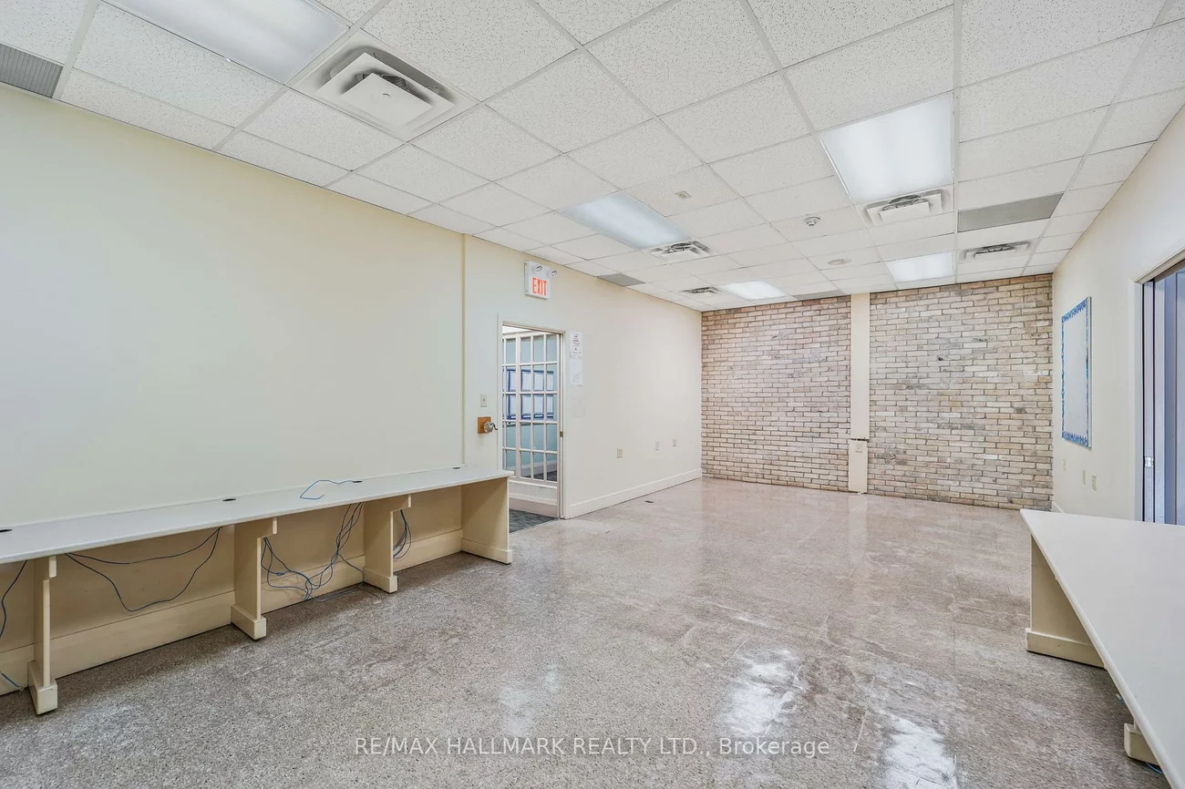649, Queensway, Erindale, Mississauga