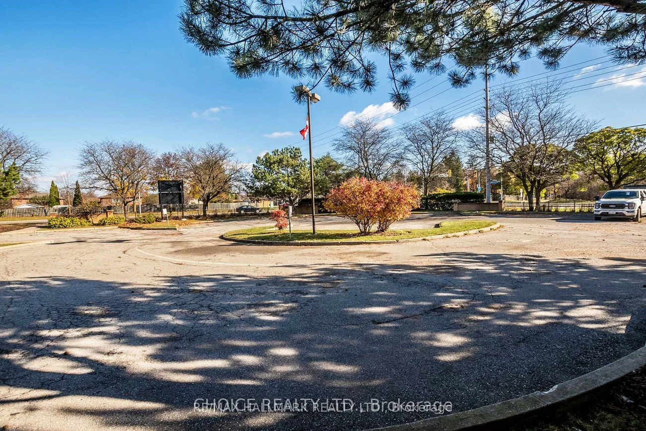 649, Queensway, Erindale, Mississauga