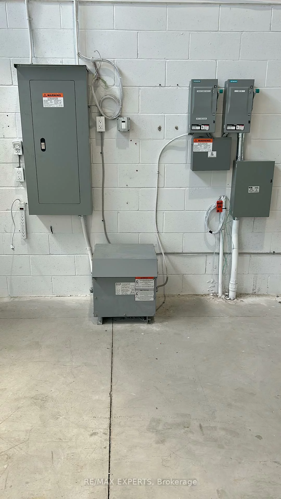 5266, Solar, Airport Corporate, Mississauga