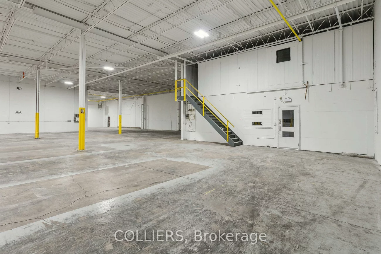 1290, Blundell, Dixie, Mississauga