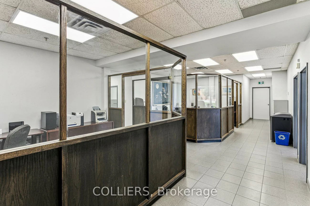 261, Ambassador, Gateway, Mississauga
