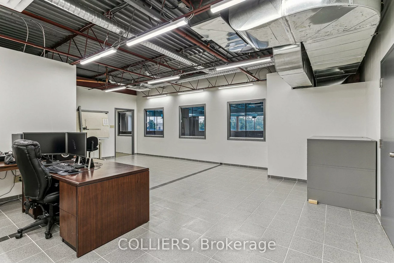 261, Ambassador, Gateway, Mississauga