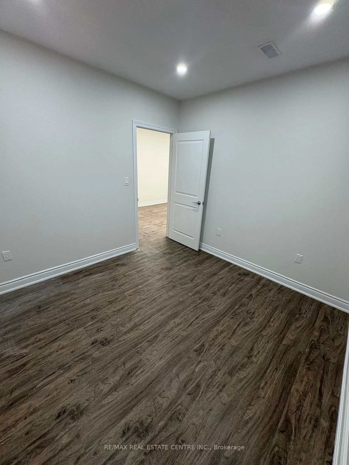 5151, Tomken, Northeast, Mississauga