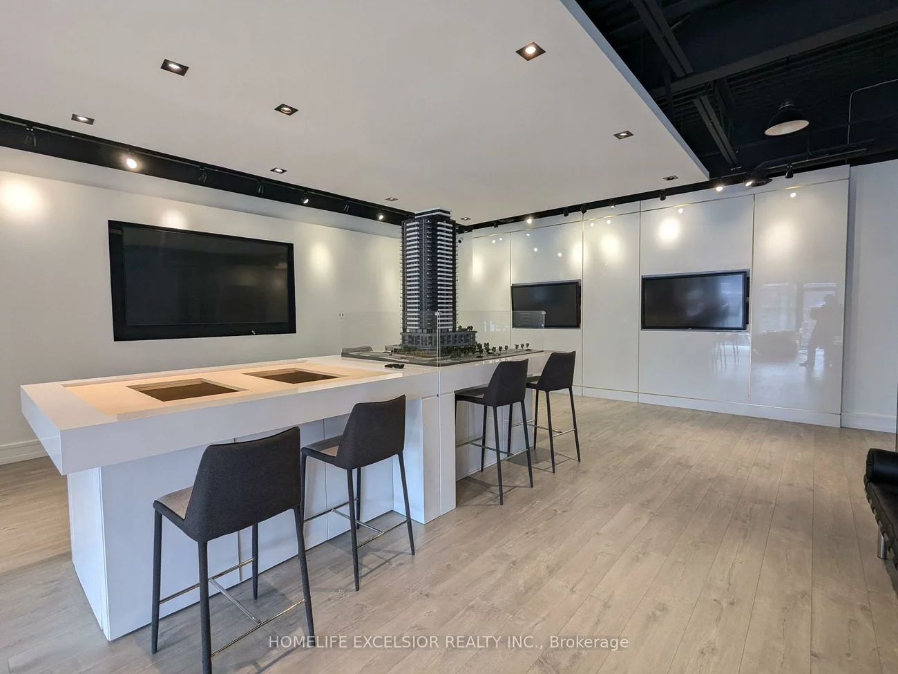 1528, Dundas, Erindale, Mississauga