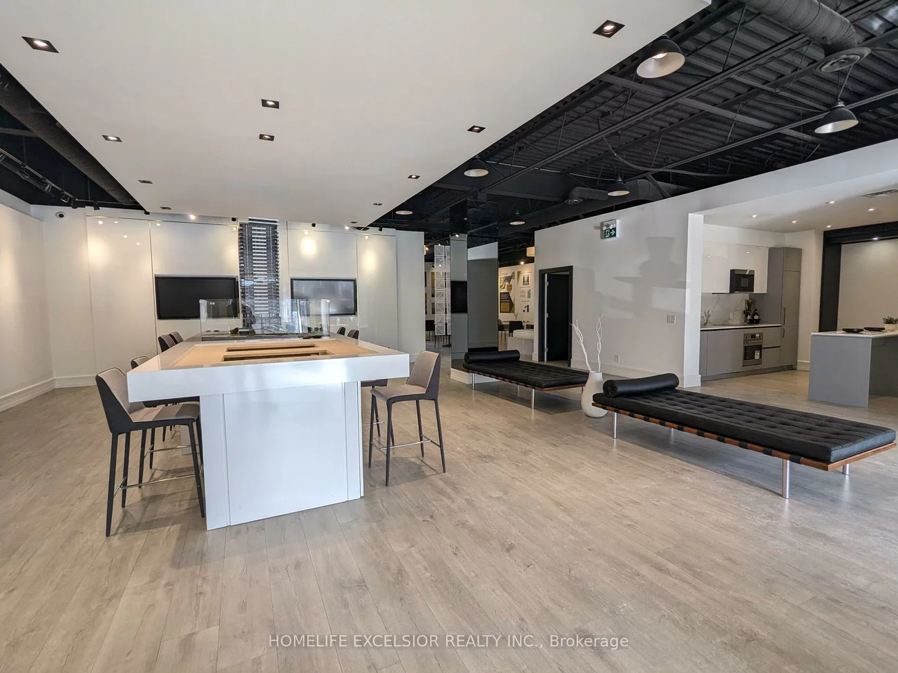 1528, Dundas, Erindale, Mississauga