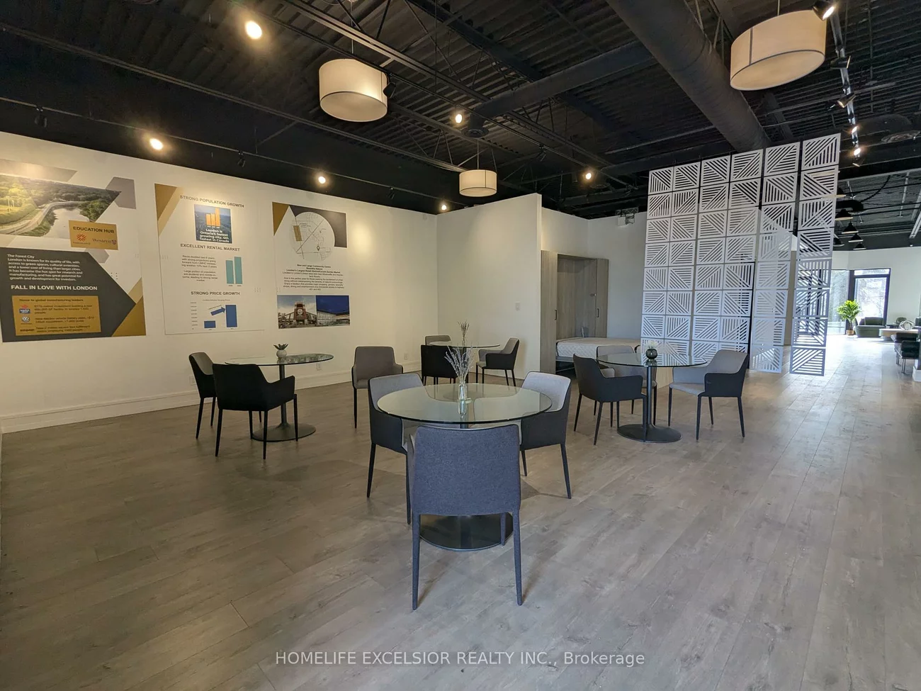 1528, Dundas, Erindale, Mississauga