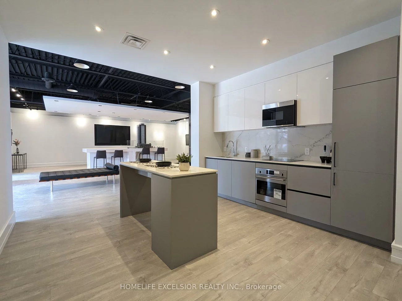 1528, Dundas, Erindale, Mississauga