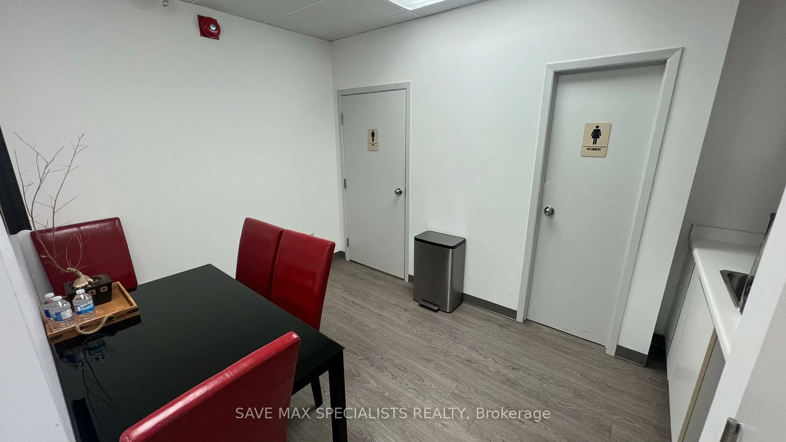 2595, Skymark, Airport Corporate, Mississauga