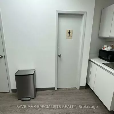 2595, Skymark, Airport Corporate, Mississauga
