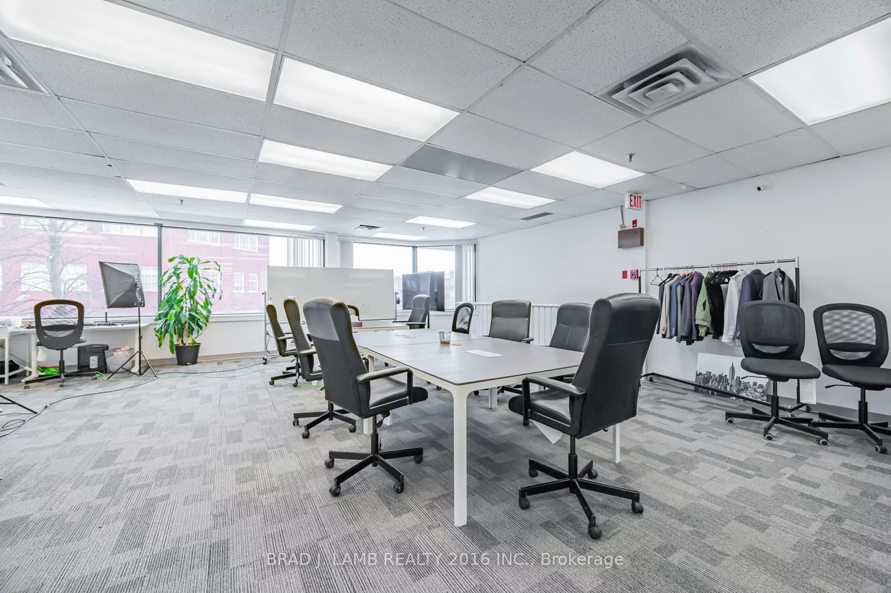 2600, Skymark, Airport Corporate, Mississauga